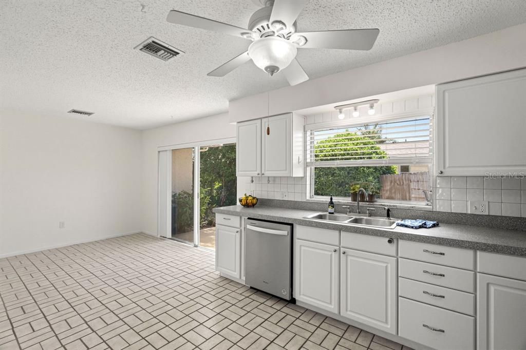 En Venta: $189,900 (2 camas, 1 baños, 935 Pies cuadrados)