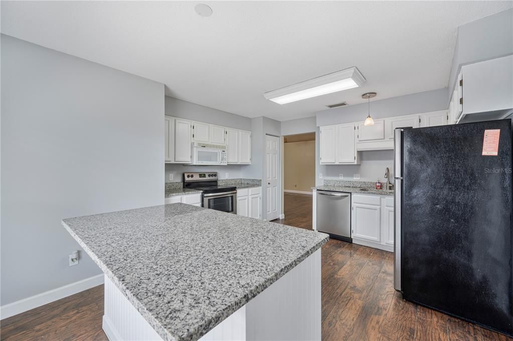 En Venta: $229,900 (2 camas, 2 baños, 1173 Pies cuadrados)