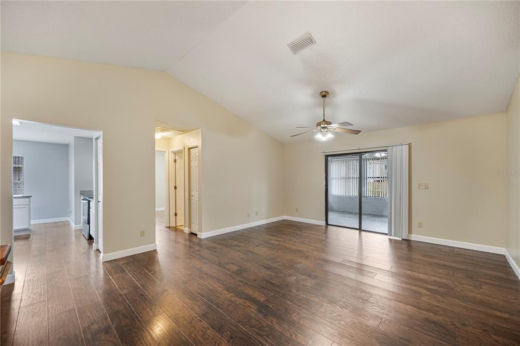 En Venta: $229,900 (2 camas, 2 baños, 1173 Pies cuadrados)