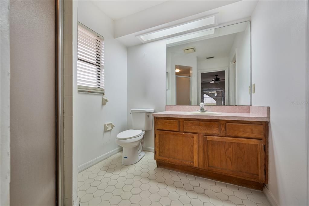 En Venta: $229,900 (2 camas, 2 baños, 1173 Pies cuadrados)