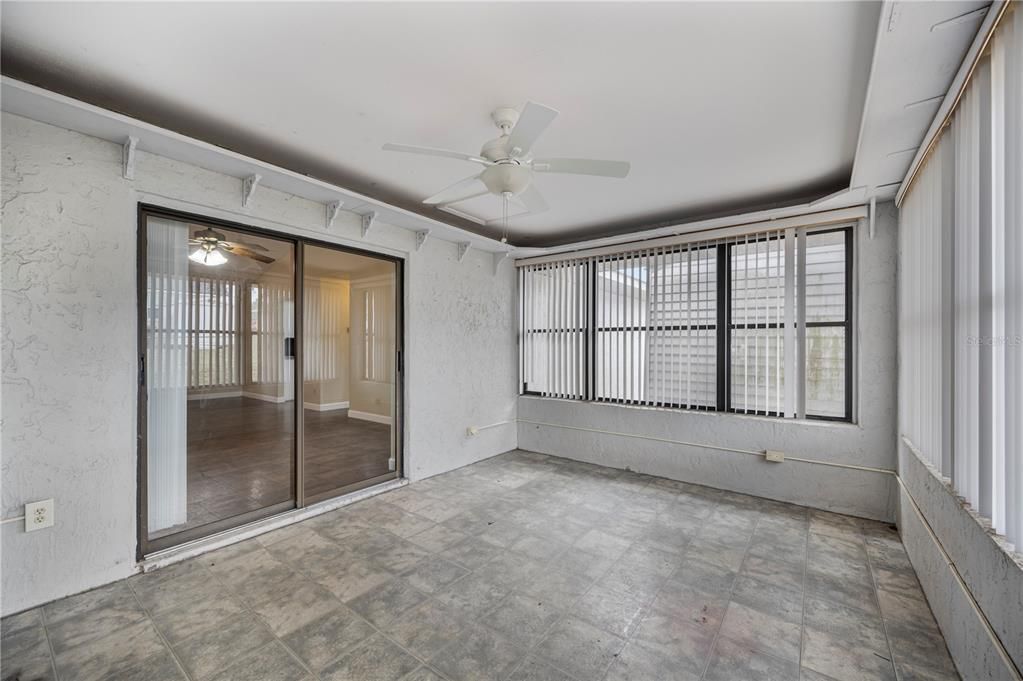 En Venta: $229,900 (2 camas, 2 baños, 1173 Pies cuadrados)