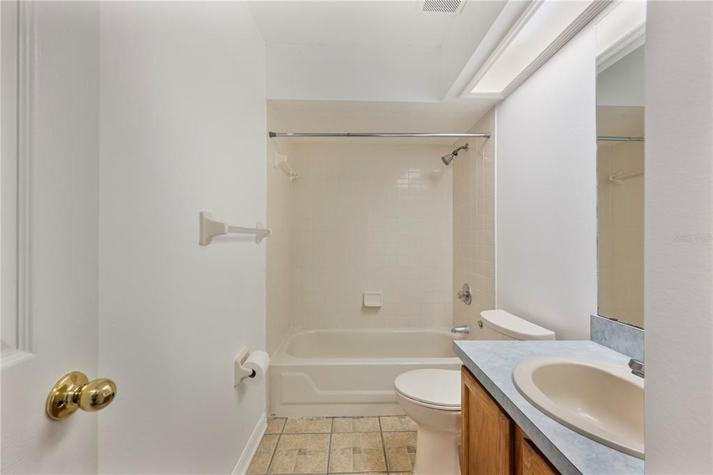 En Venta: $229,900 (2 camas, 2 baños, 1173 Pies cuadrados)