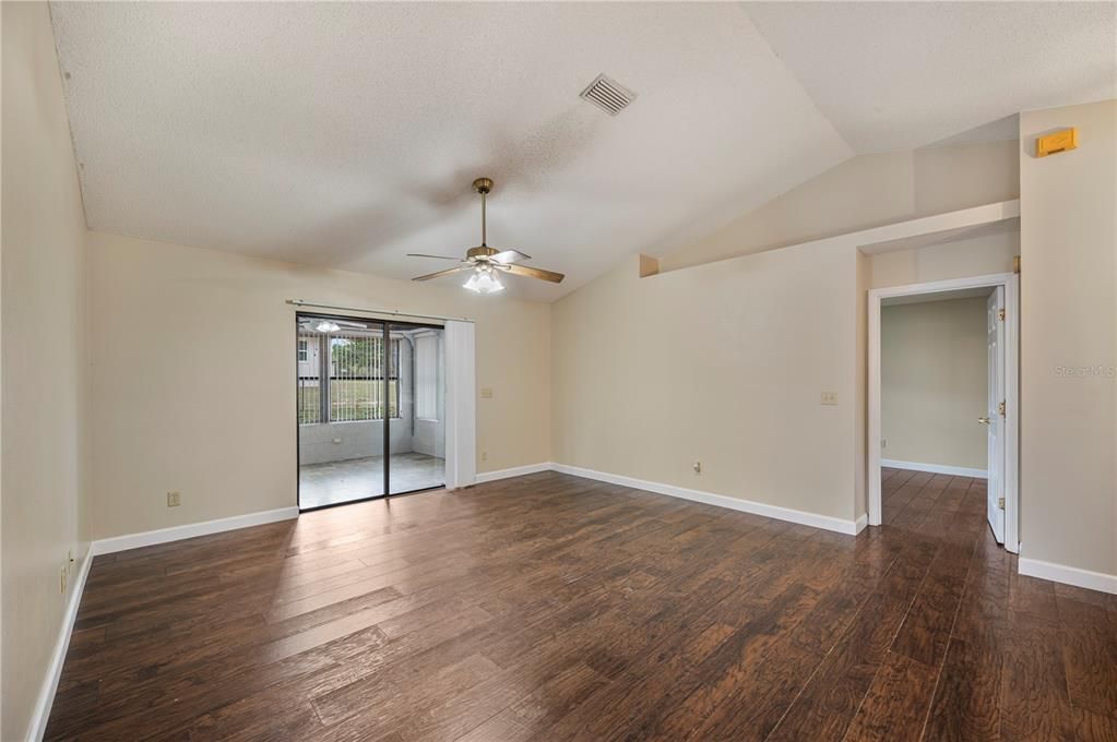 En Venta: $229,900 (2 camas, 2 baños, 1173 Pies cuadrados)