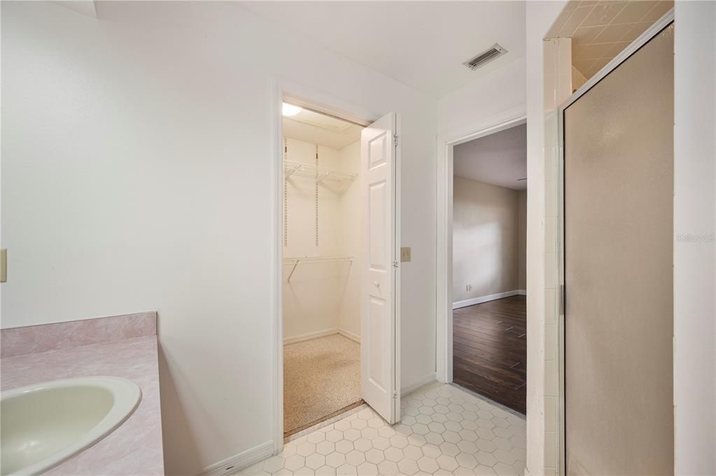 En Venta: $229,900 (2 camas, 2 baños, 1173 Pies cuadrados)