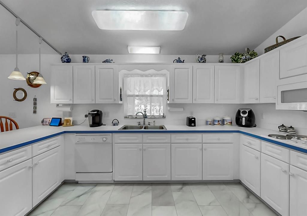 En Venta: $425,000 (3 camas, 2 baños, 1630 Pies cuadrados)