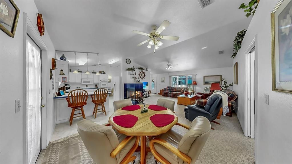 En Venta: $425,000 (3 camas, 2 baños, 1630 Pies cuadrados)