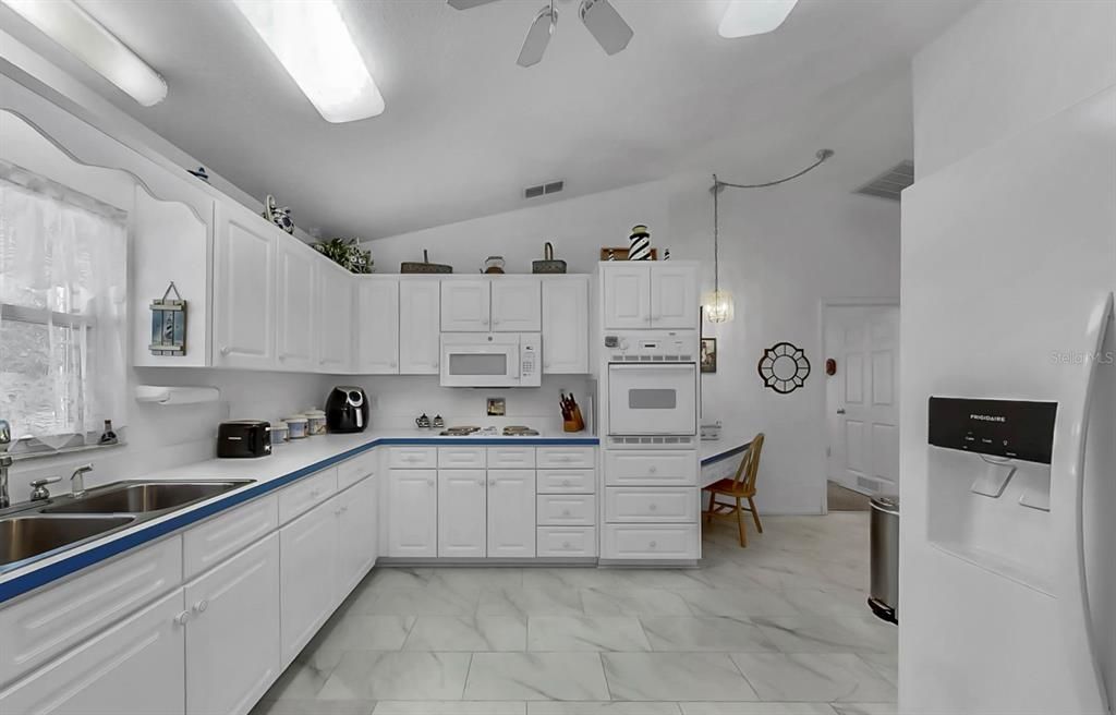 En Venta: $425,000 (3 camas, 2 baños, 1630 Pies cuadrados)