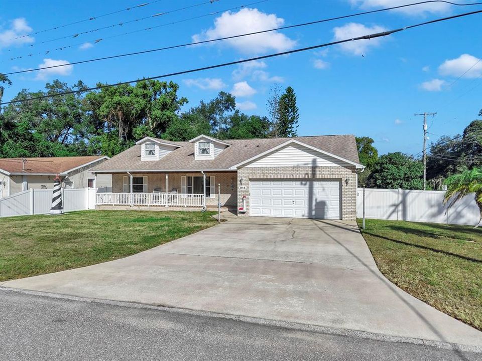 En Venta: $425,000 (3 camas, 2 baños, 1630 Pies cuadrados)