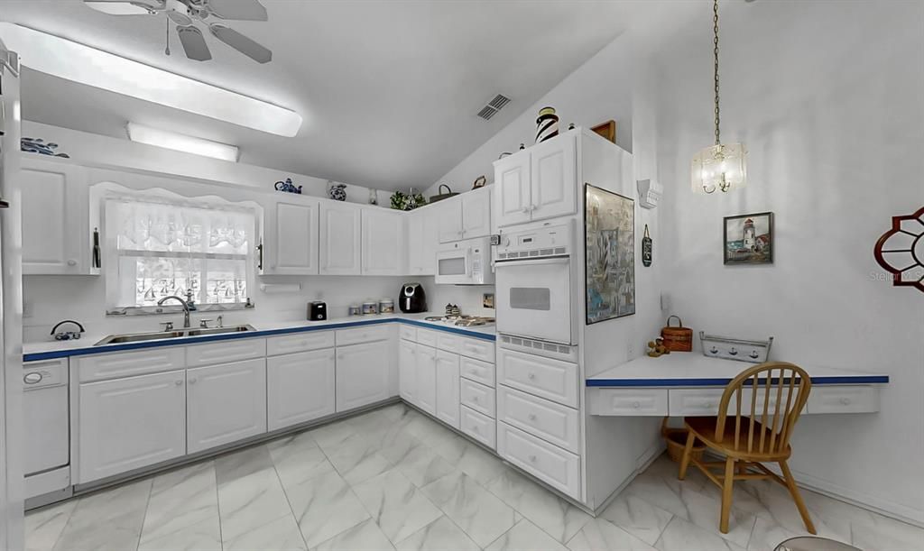 En Venta: $425,000 (3 camas, 2 baños, 1630 Pies cuadrados)