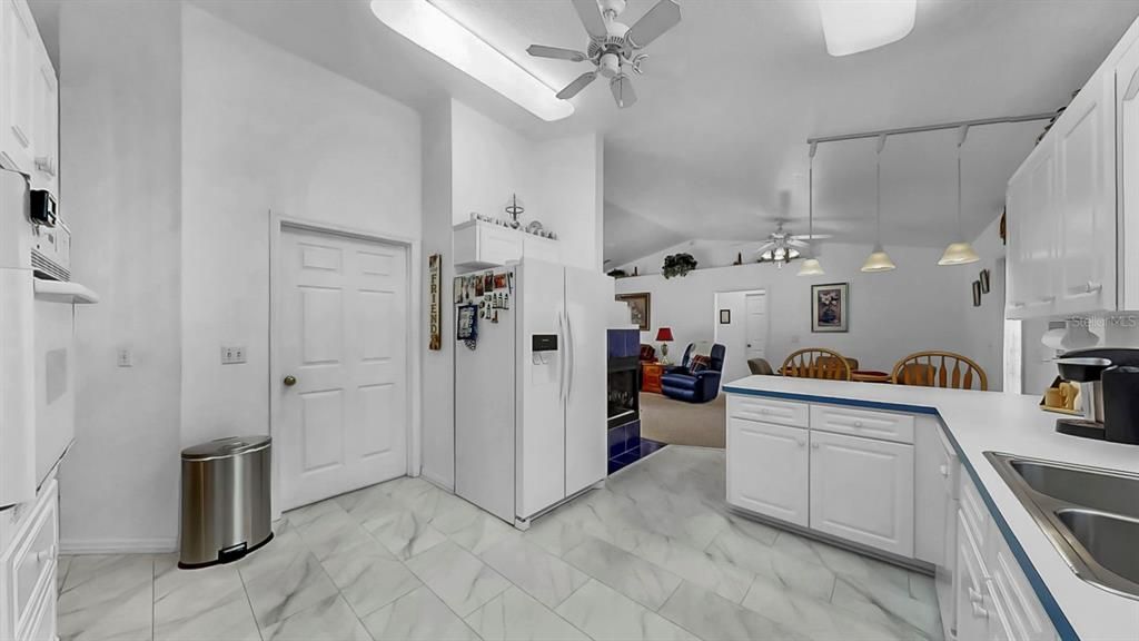 En Venta: $425,000 (3 camas, 2 baños, 1630 Pies cuadrados)