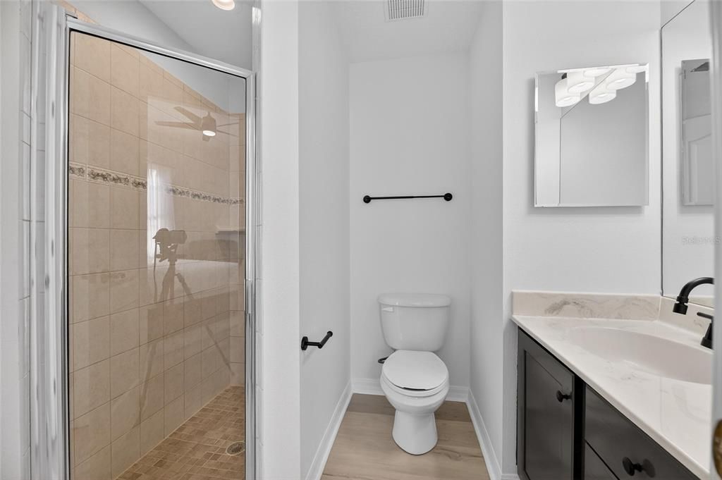 На продажу: $1,234,000 (5 спален, 3 ванн, 4013 Квадратных фут)