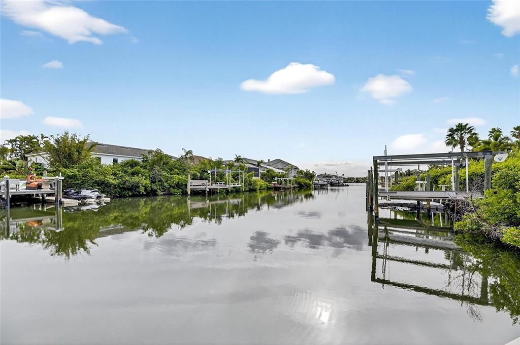 На продажу: $1,234,000 (5 спален, 3 ванн, 4013 Квадратных фут)