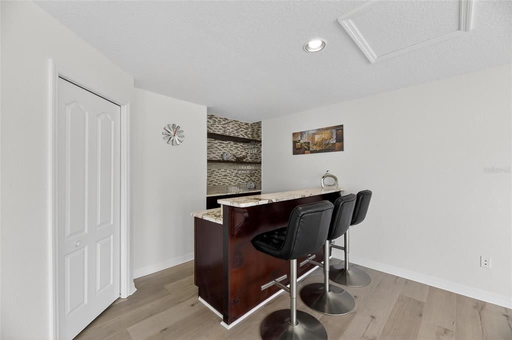 На продажу: $1,234,000 (5 спален, 3 ванн, 4013 Квадратных фут)