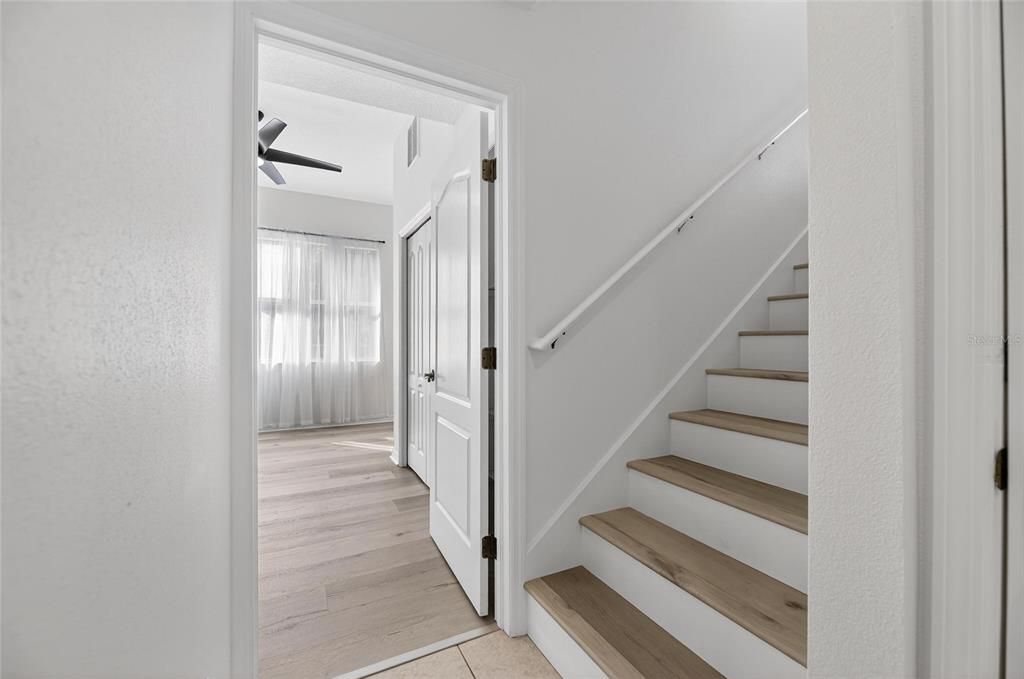 На продажу: $1,234,000 (5 спален, 3 ванн, 4013 Квадратных фут)