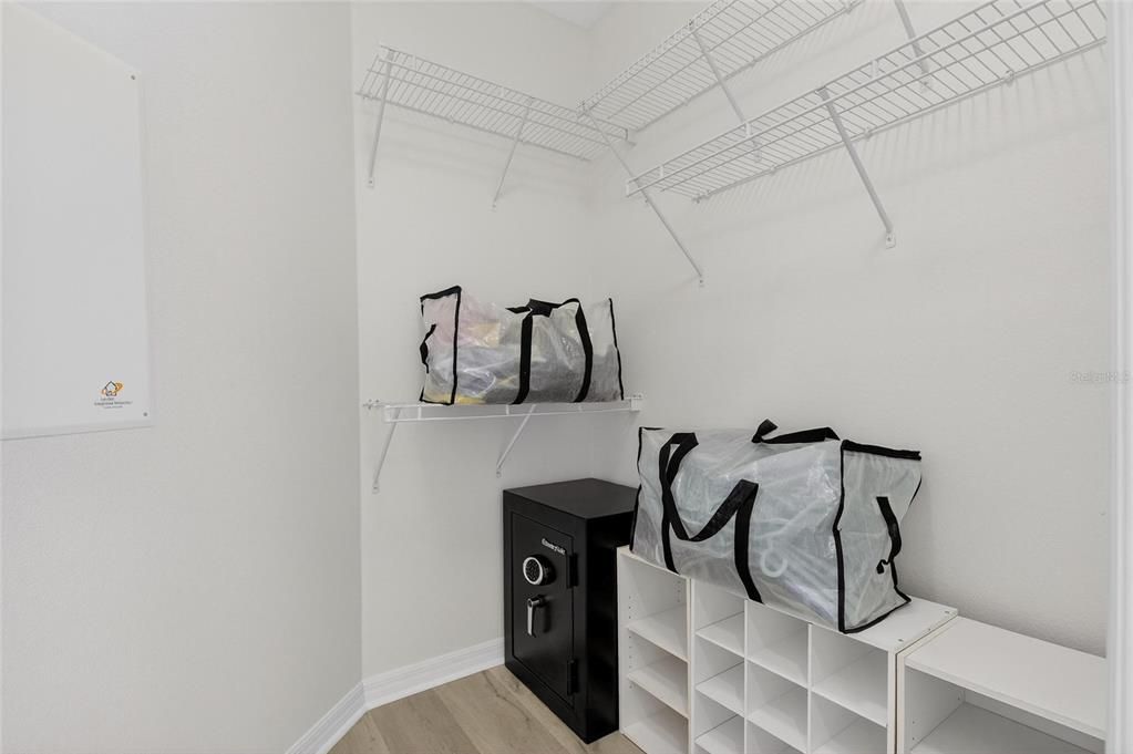 На продажу: $1,234,000 (5 спален, 3 ванн, 4013 Квадратных фут)