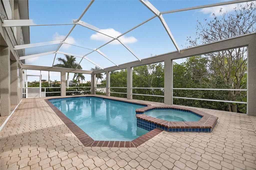 На продажу: $1,234,000 (5 спален, 3 ванн, 4013 Квадратных фут)