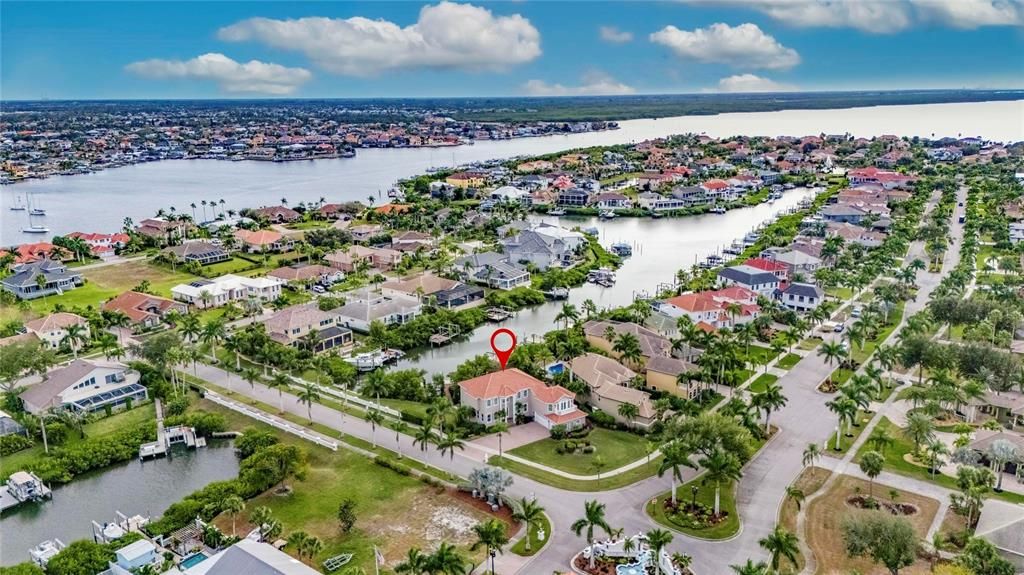 На продажу: $1,234,000 (5 спален, 3 ванн, 4013 Квадратных фут)