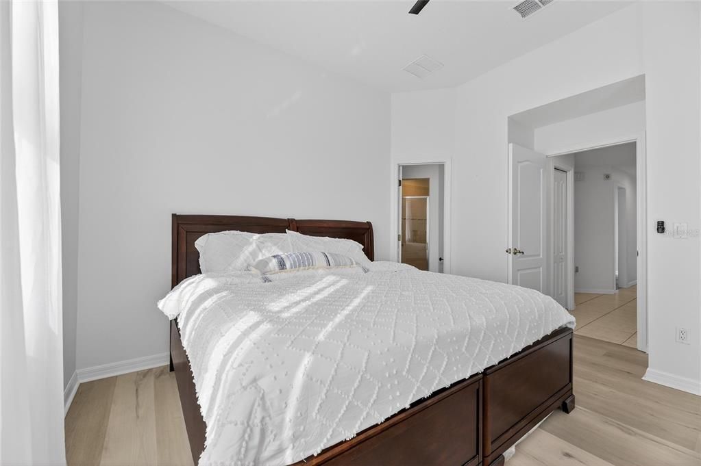 На продажу: $1,234,000 (5 спален, 3 ванн, 4013 Квадратных фут)