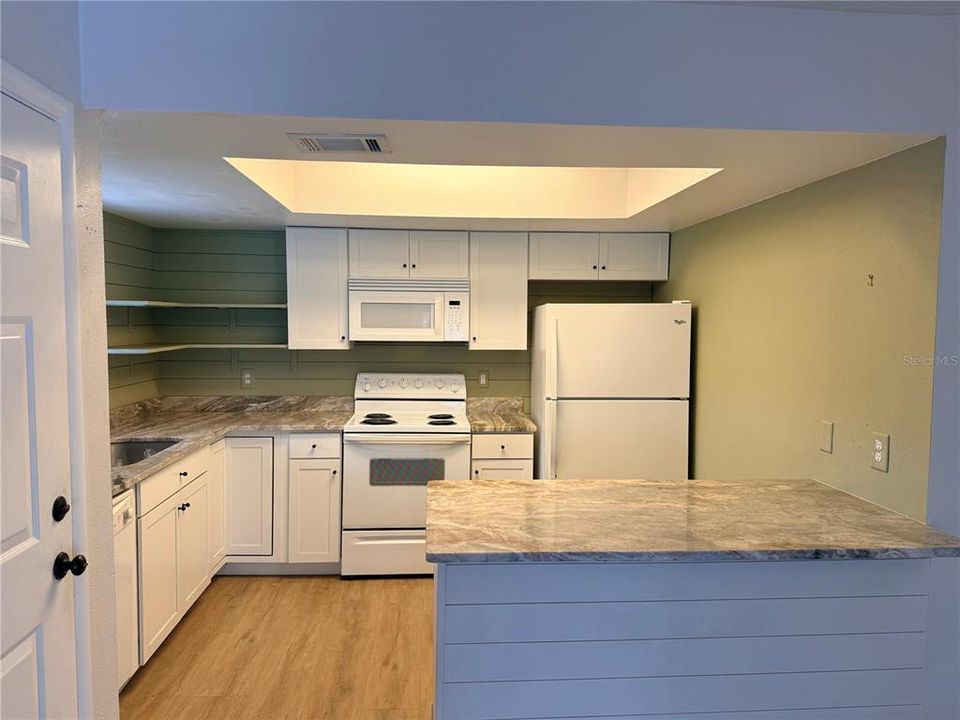 For Rent: $1,350 (2 beds, 2 baths, 943 Square Feet)