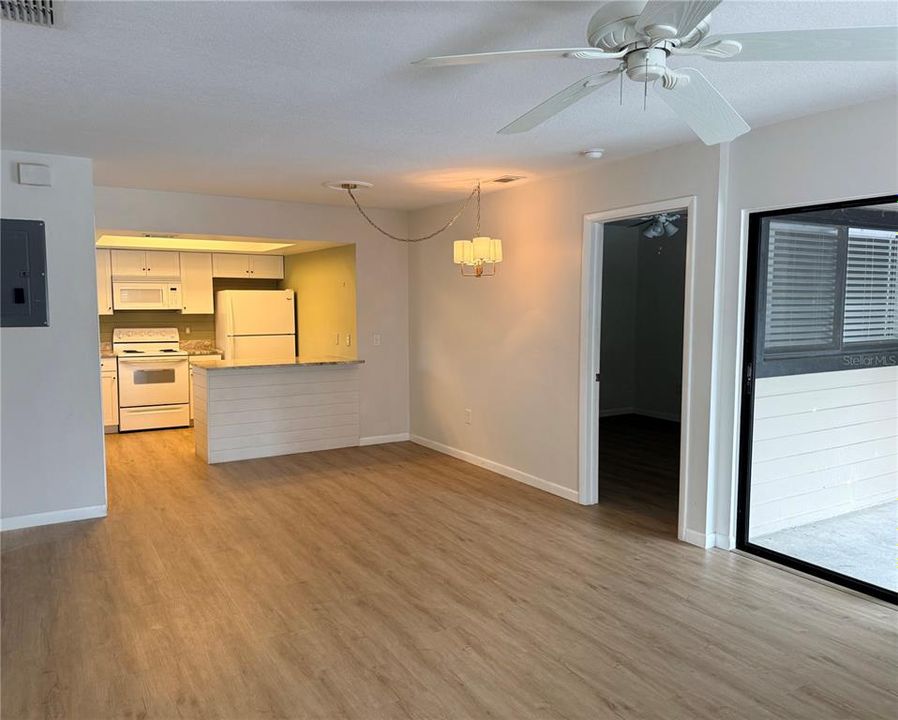 For Rent: $1,350 (2 beds, 2 baths, 943 Square Feet)