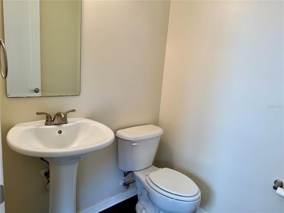 For Rent: $2,175 (3 beds, 2 baths, 1755 Square Feet)