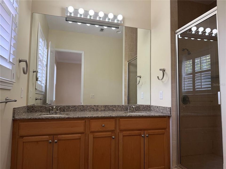 For Rent: $2,175 (3 beds, 2 baths, 1755 Square Feet)