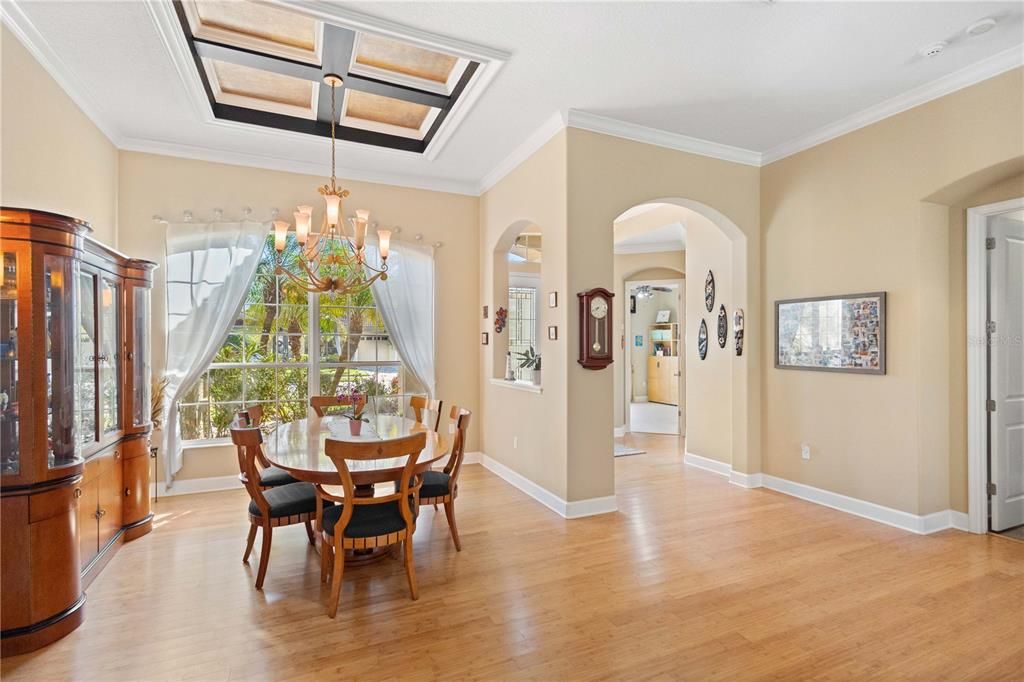 На продажу: $949,000 (5 спален, 4 ванн, 3934 Квадратных фут)