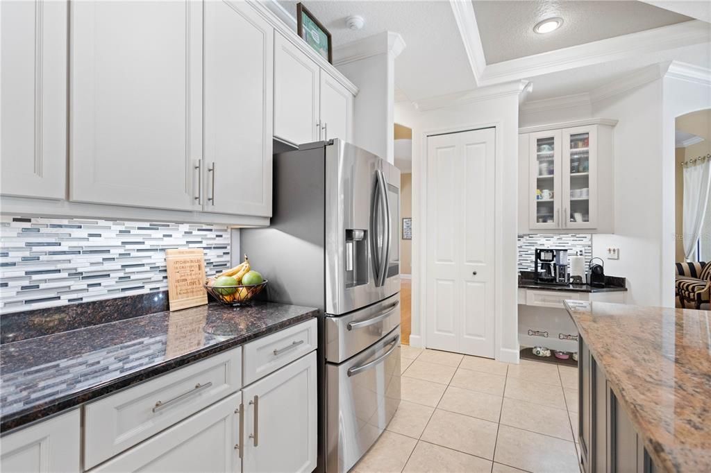 На продажу: $949,000 (5 спален, 4 ванн, 3934 Квадратных фут)