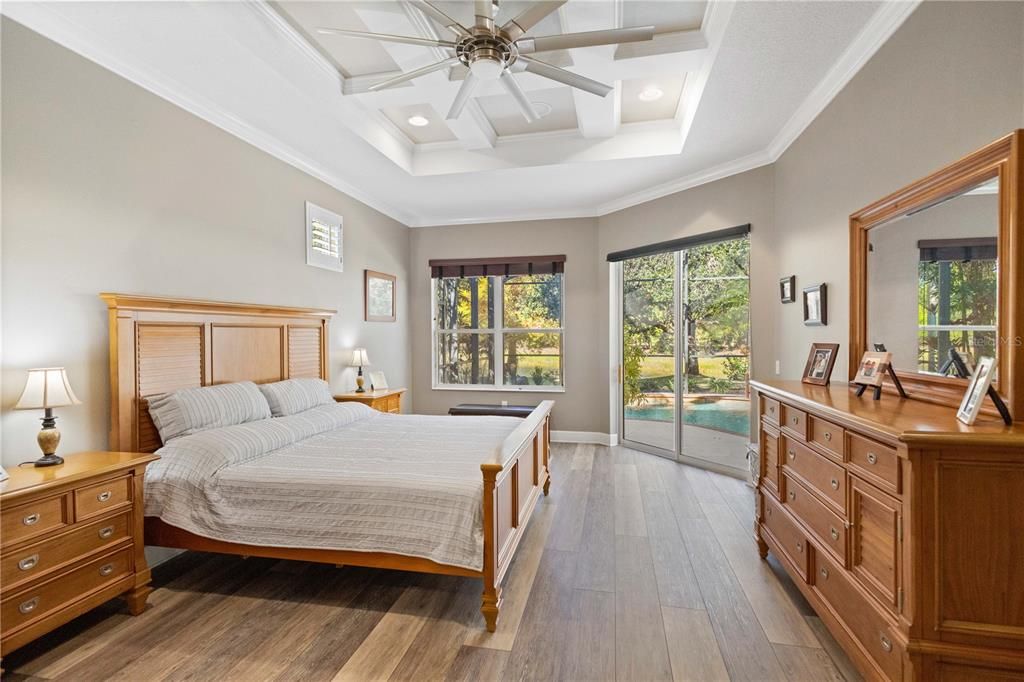 На продажу: $949,000 (5 спален, 4 ванн, 3934 Квадратных фут)