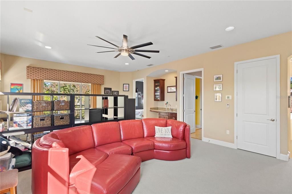 На продажу: $949,000 (5 спален, 4 ванн, 3934 Квадратных фут)