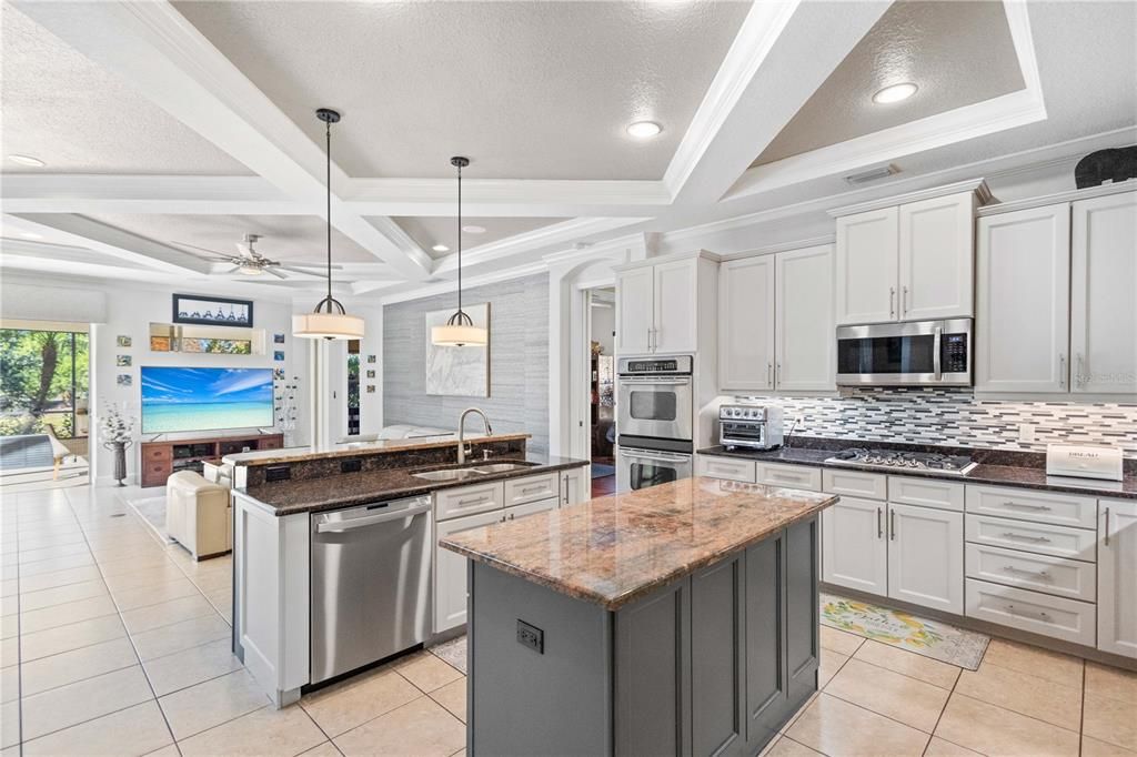 На продажу: $949,000 (5 спален, 4 ванн, 3934 Квадратных фут)