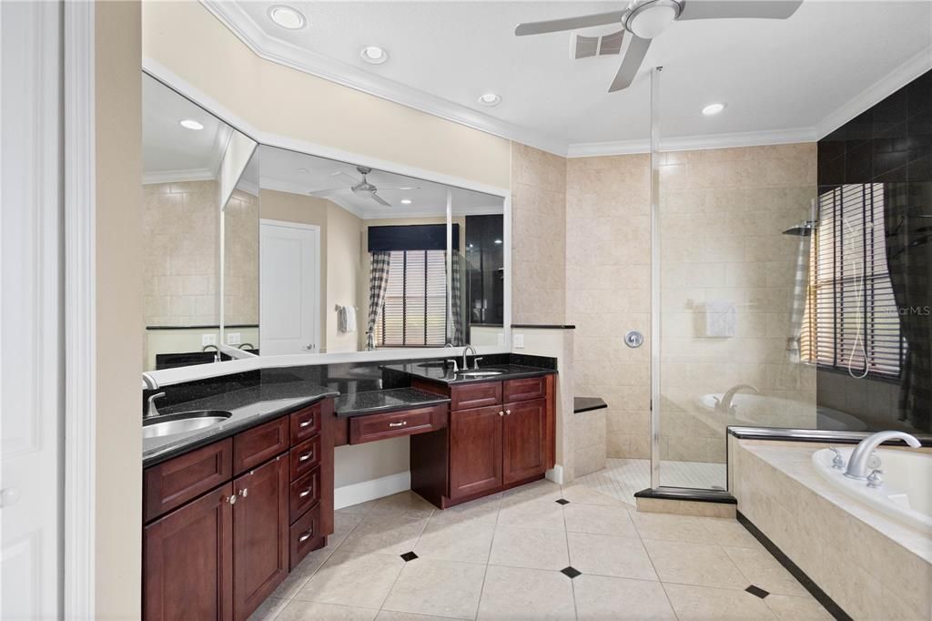 На продажу: $949,000 (5 спален, 4 ванн, 3934 Квадратных фут)