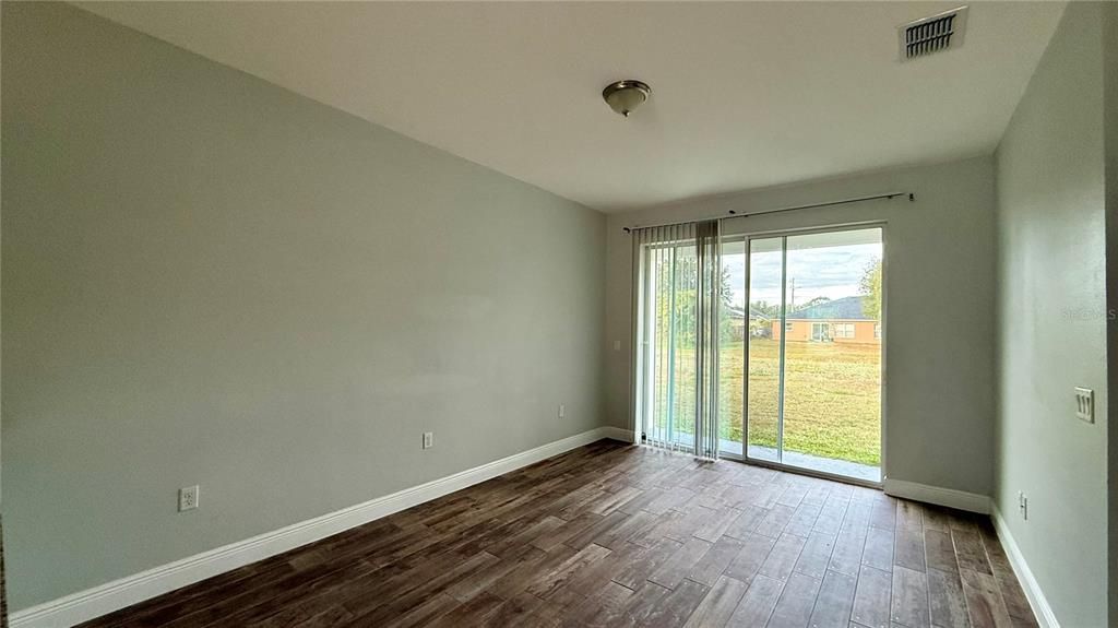 For Rent: $1,425 (3 beds, 2 baths, 1150 Square Feet)