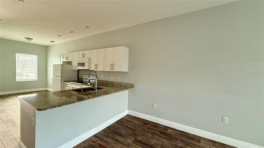 For Rent: $1,425 (3 beds, 2 baths, 1150 Square Feet)