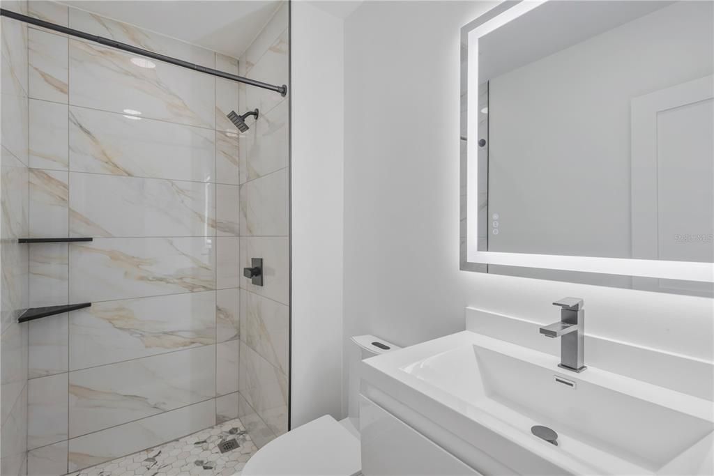 На продажу: $599,999 (4 спален, 3 ванн, 1392 Квадратных фут)