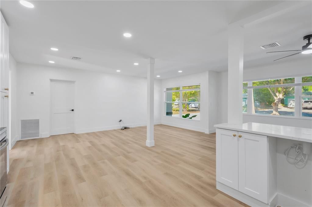 На продажу: $599,999 (4 спален, 3 ванн, 1392 Квадратных фут)