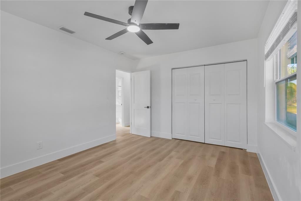 На продажу: $599,999 (4 спален, 3 ванн, 1392 Квадратных фут)