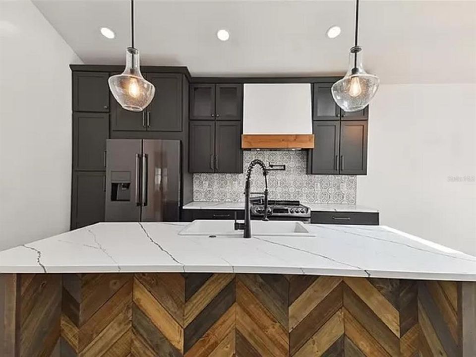 В аренду: $2,900 (2 спален, 2 ванн, 954 Квадратных фут)