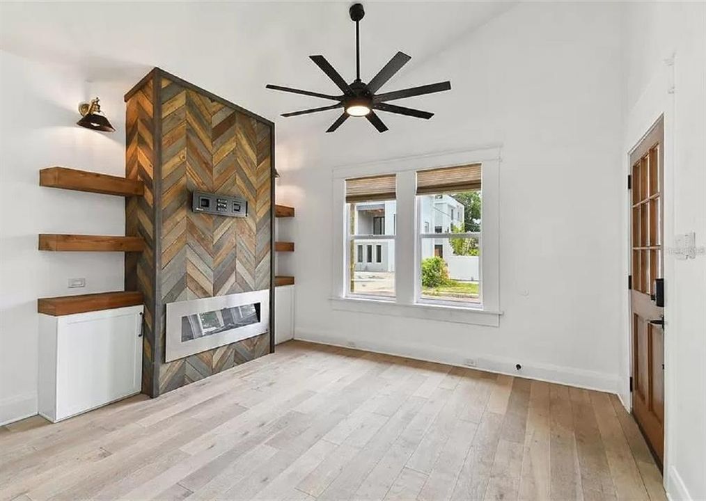 В аренду: $2,900 (2 спален, 2 ванн, 954 Квадратных фут)