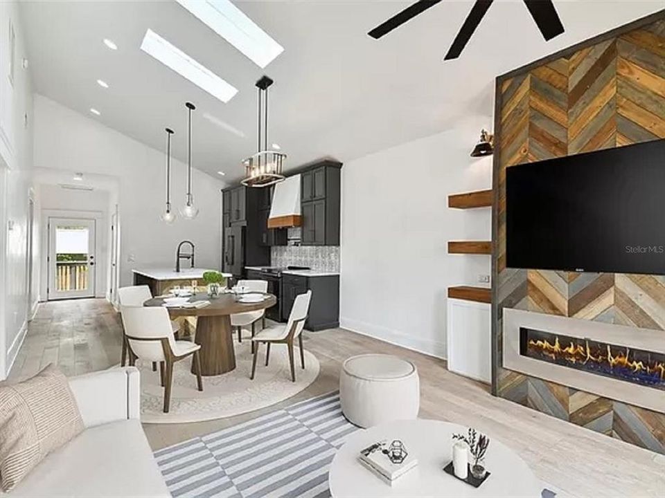 В аренду: $2,900 (2 спален, 2 ванн, 954 Квадратных фут)