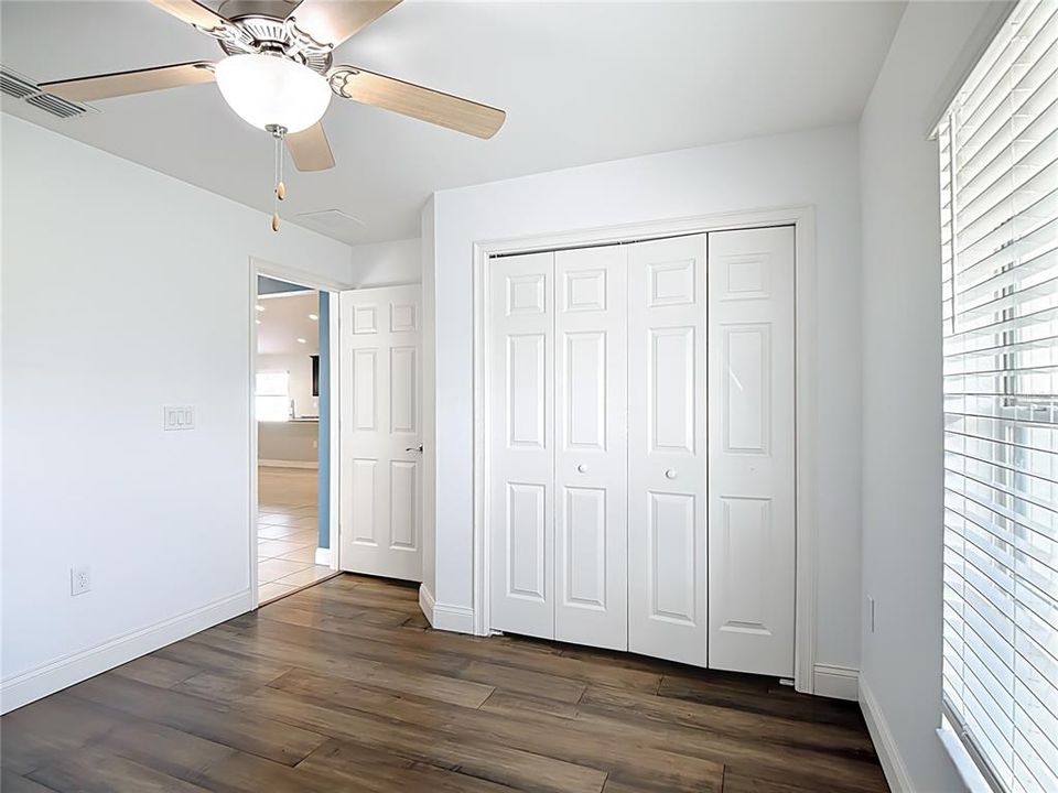 待售: $329,999 (4 贝兹, 2 浴室, 1707 平方英尺)