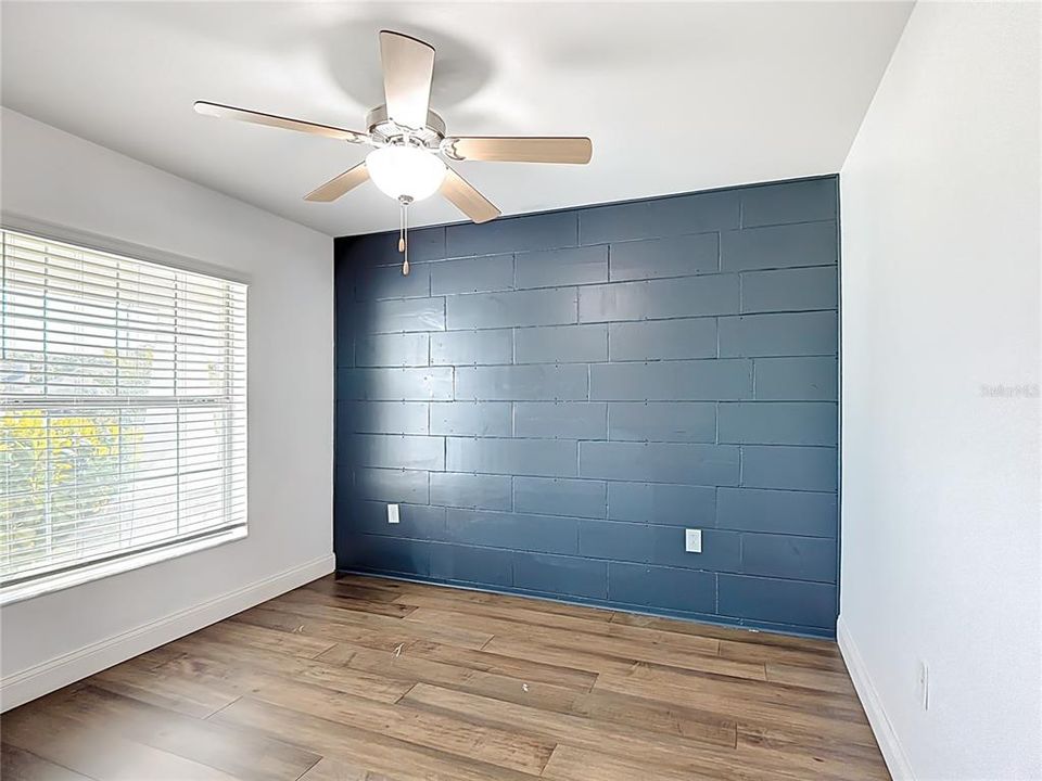 待售: $329,999 (4 贝兹, 2 浴室, 1707 平方英尺)