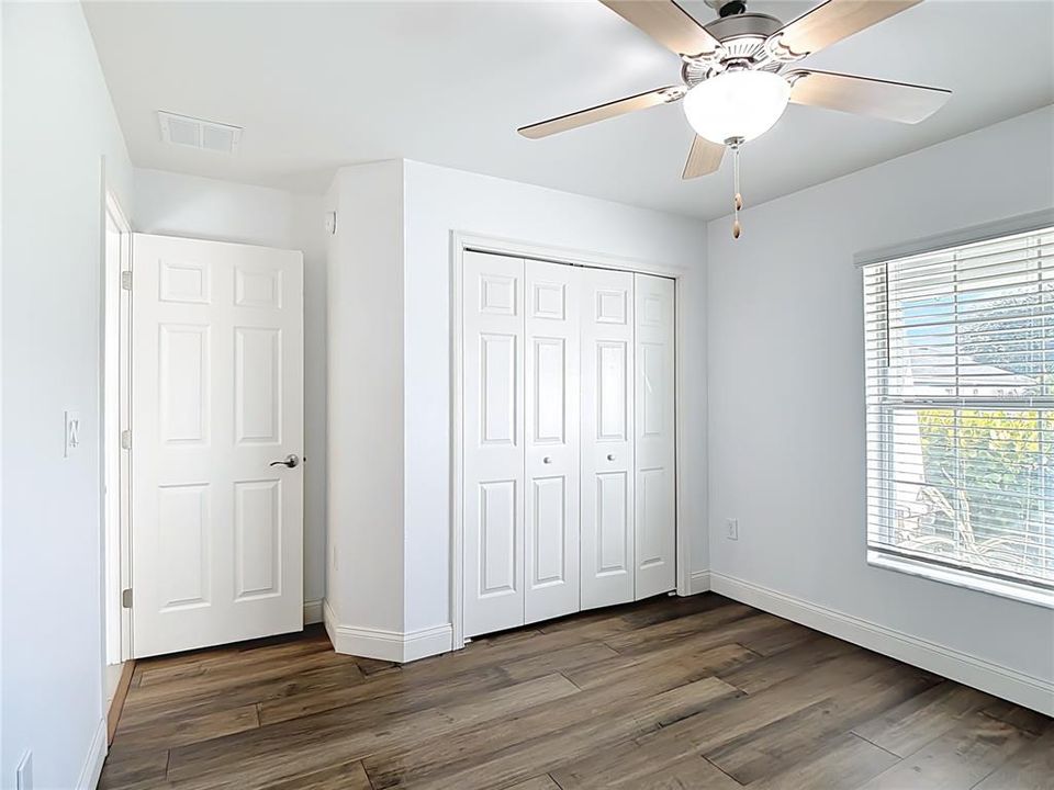 待售: $329,999 (4 贝兹, 2 浴室, 1707 平方英尺)