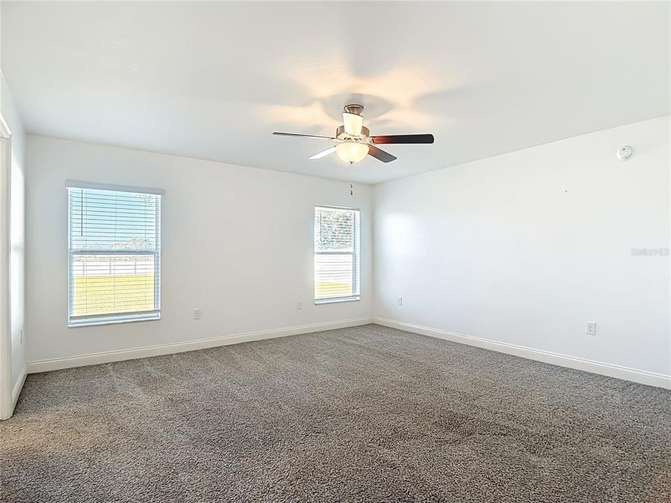 待售: $329,999 (4 贝兹, 2 浴室, 1707 平方英尺)