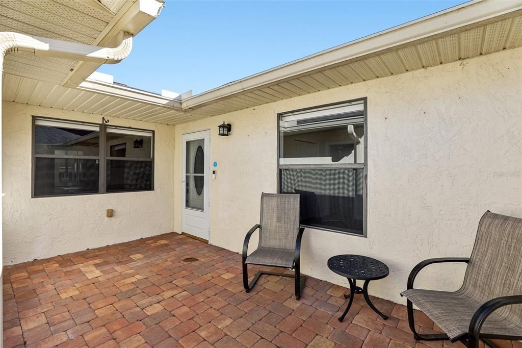 На продажу: $325,000 (2 спален, 2 ванн, 1524 Квадратных фут)