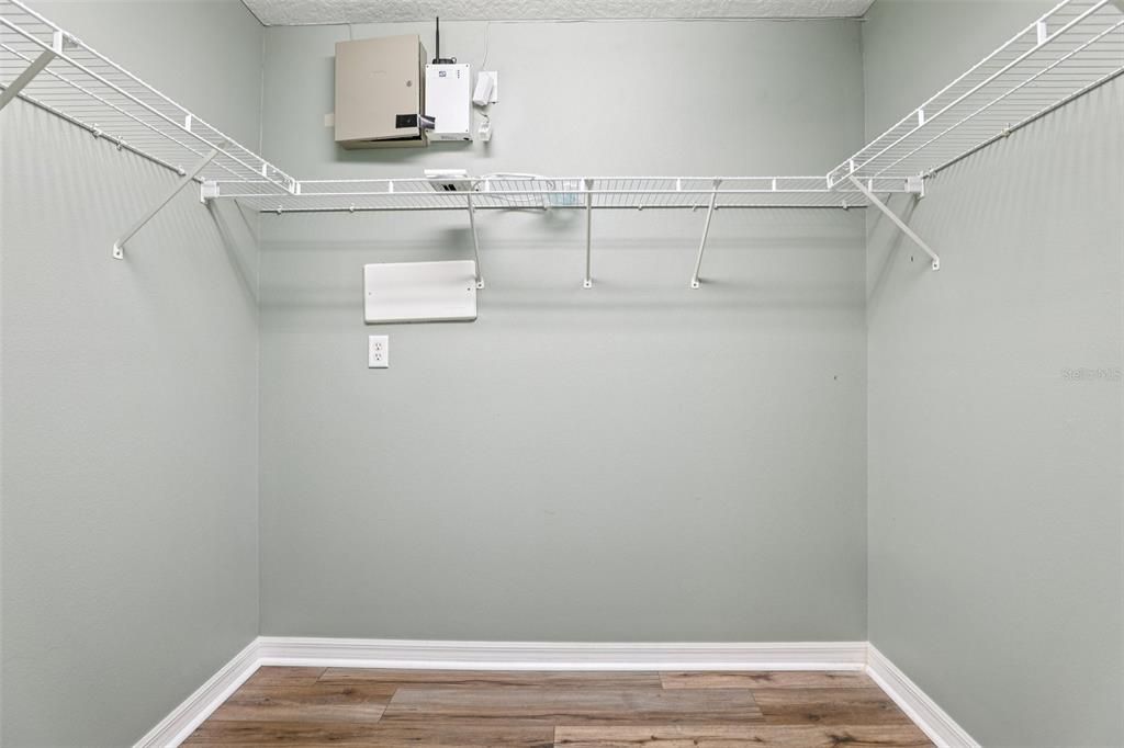 На продажу: $325,000 (2 спален, 2 ванн, 1524 Квадратных фут)