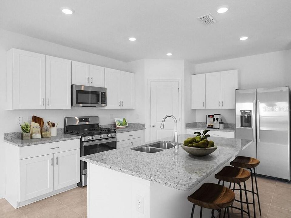 En Venta: $393,999 (5 camas, 3 baños, 2287 Pies cuadrados)