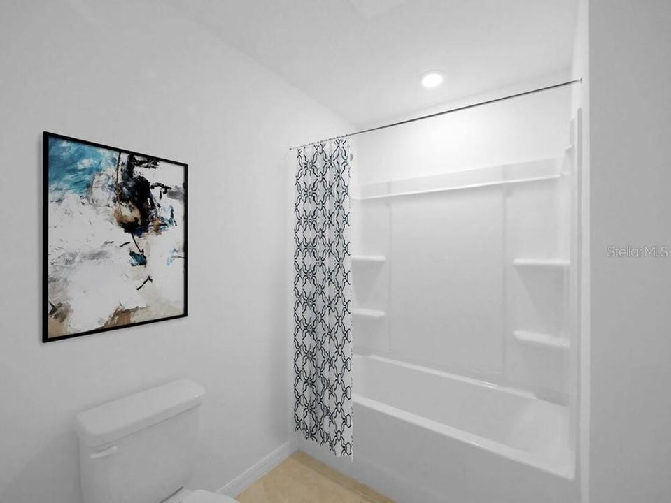 En Venta: $393,999 (5 camas, 3 baños, 2287 Pies cuadrados)