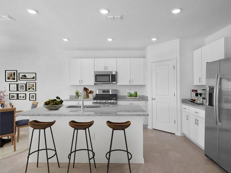 En Venta: $393,999 (5 camas, 3 baños, 2287 Pies cuadrados)