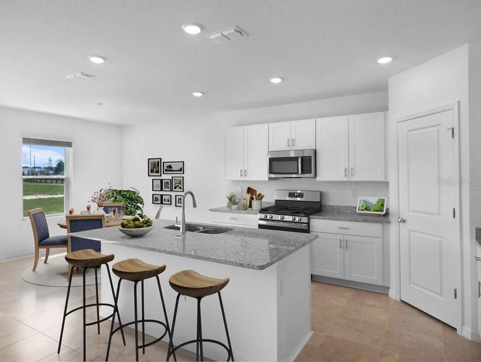 En Venta: $393,999 (5 camas, 3 baños, 2287 Pies cuadrados)